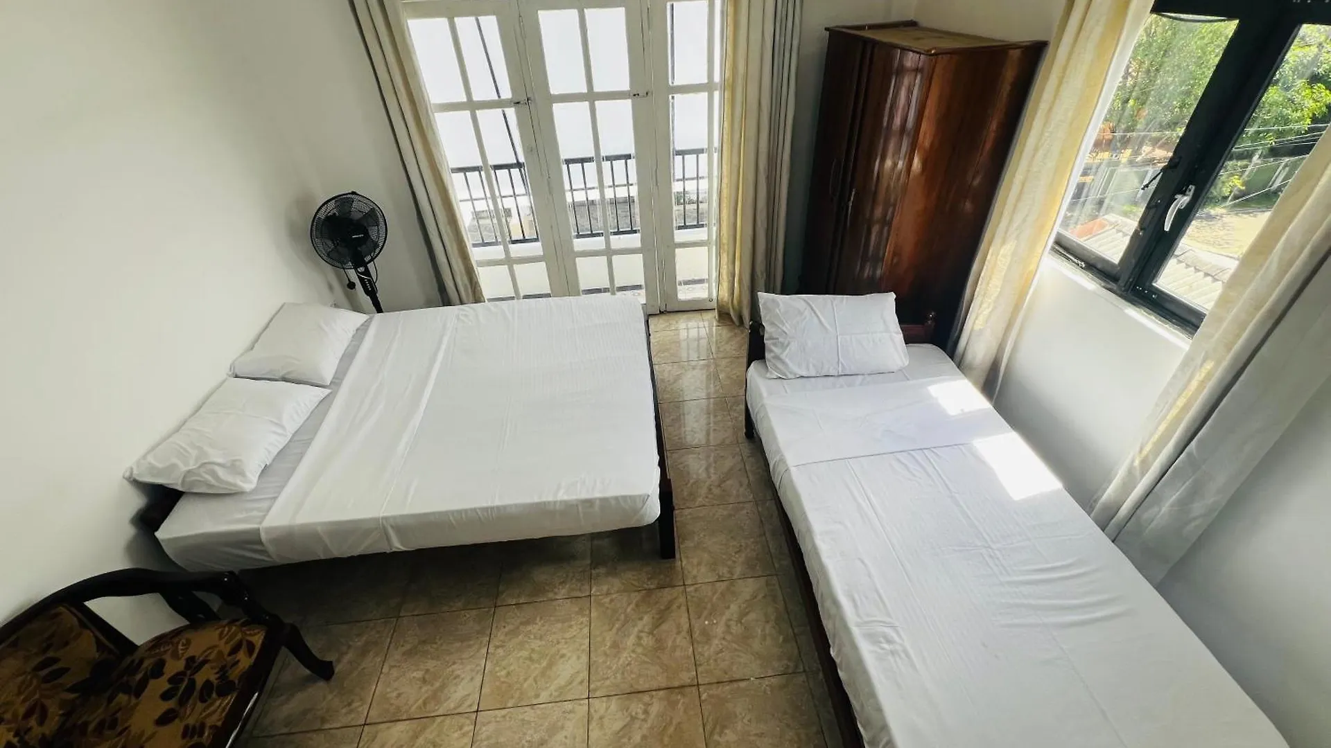 Ramlyn Guesthouse & Restaurant Negombo