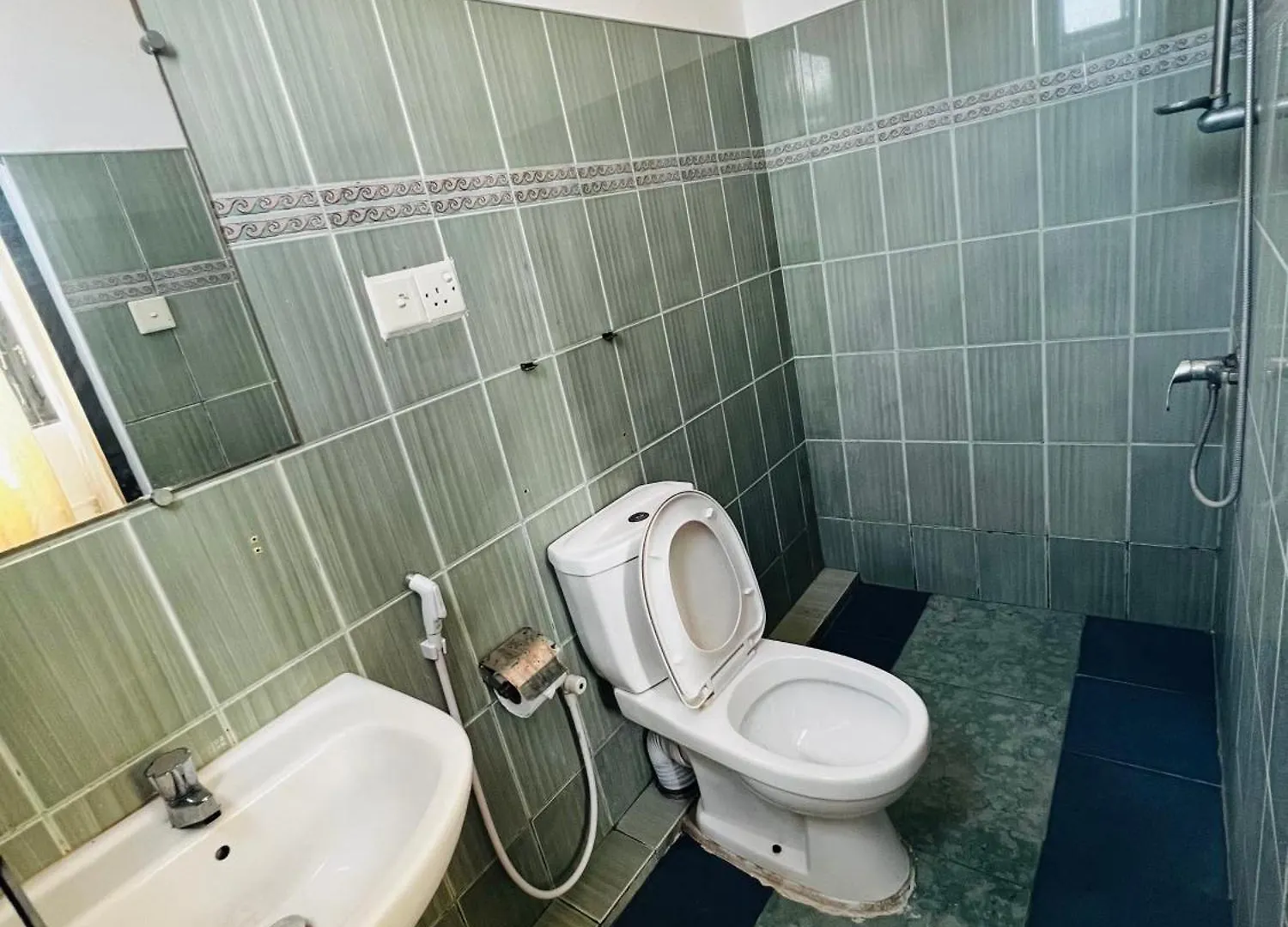 Ramlyn Guesthouse & Restaurant Negombo Guest house