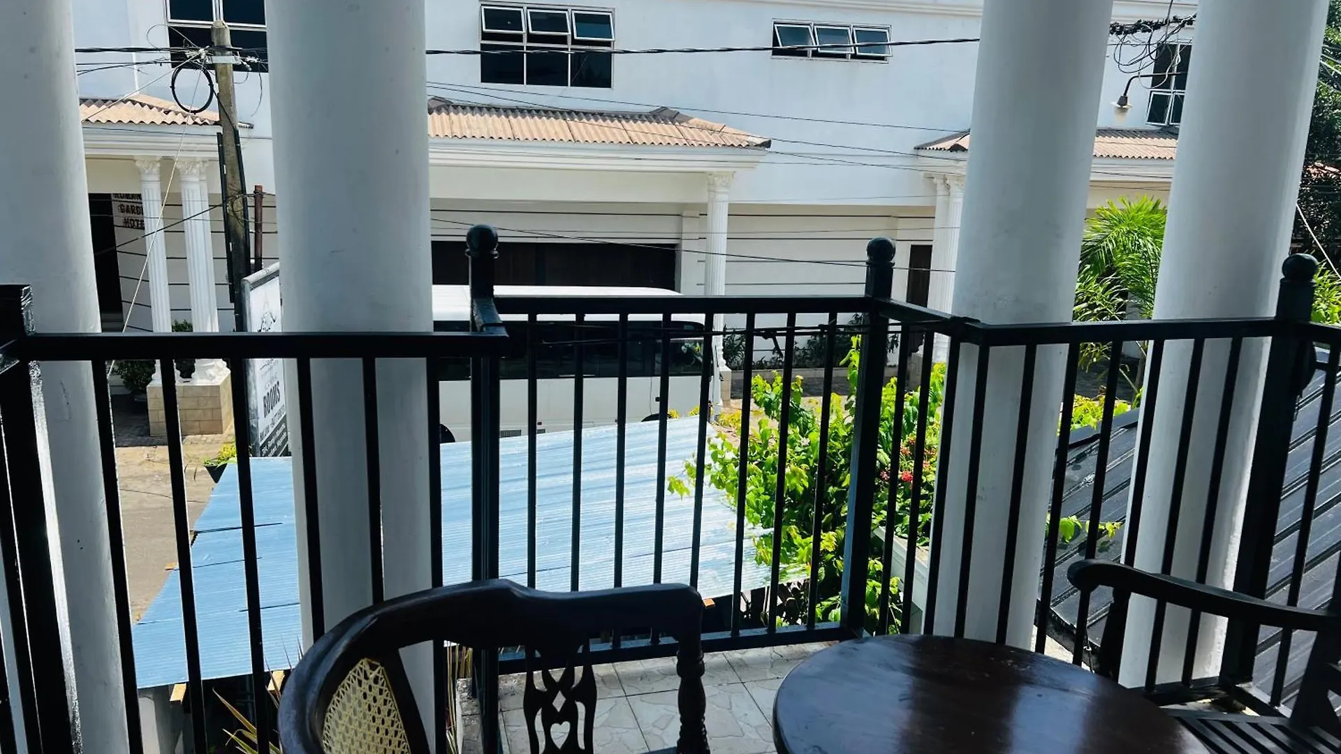 Ramlyn Guesthouse & Restaurant Negombo